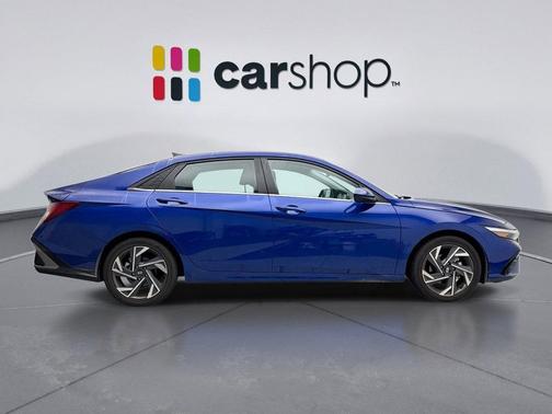 2025 Hyundai ELANTRA SEL