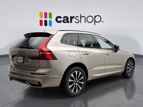 2025 Volvo XC60 B5 Plus