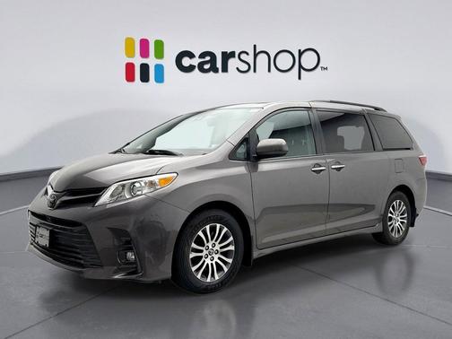 2018 Toyota Sienna XLE