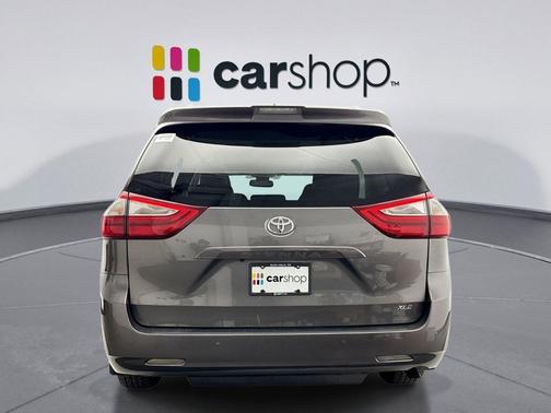 2018 Toyota Sienna XLE