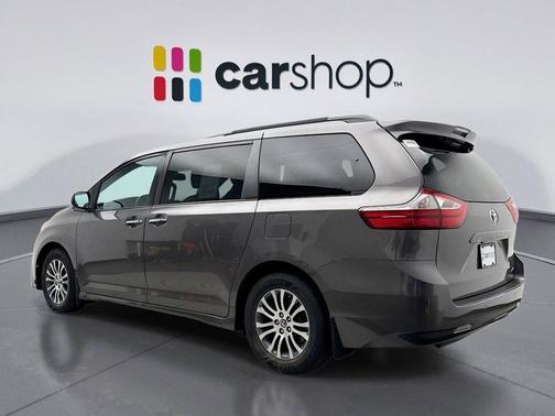 2018 Toyota Sienna XLE