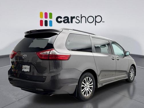 2018 Toyota Sienna XLE