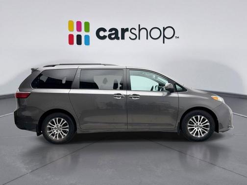 2018 Toyota Sienna XLE