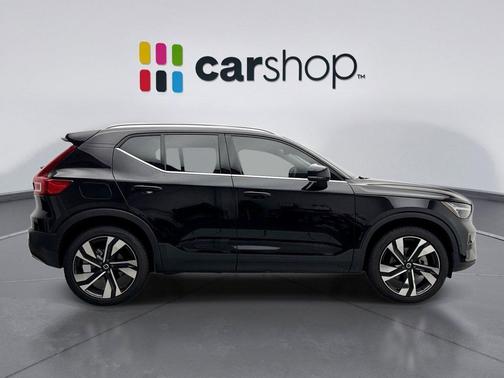 2025 Volvo XC40 B5 Plus Bright Theme