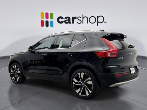 2025 Volvo XC40 B5 Plus Bright Theme