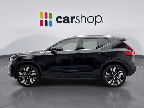 2025 Volvo XC40 B5 Plus Bright Theme