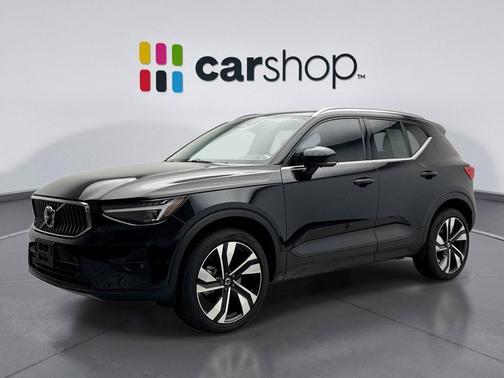 2025 Volvo XC40 B5 Plus Bright Theme