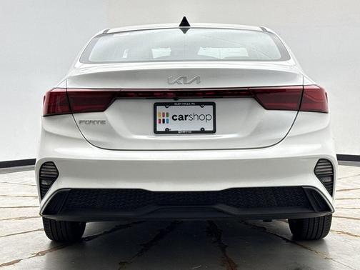 Snow White Pearl 2023 Kia Forte LXS