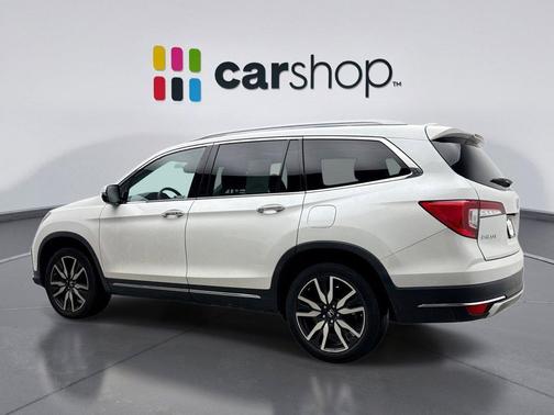 Platinum White 2022 Honda Pilot Touring 8-Passenger