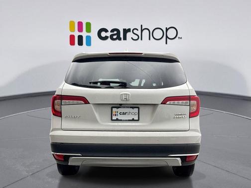 Platinum White 2022 Honda Pilot Touring 8-Passenger