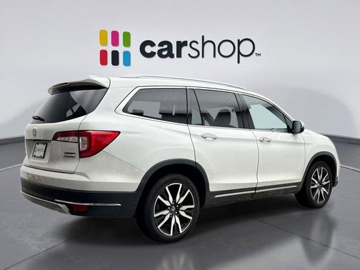 Platinum White 2022 Honda Pilot Touring 8-Passenger