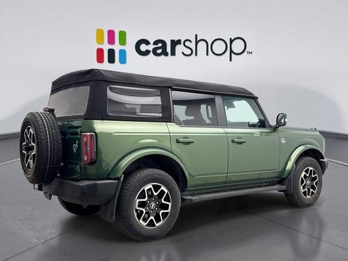 Eruption Green Metallic 2023 Ford Bronco Outer Banks