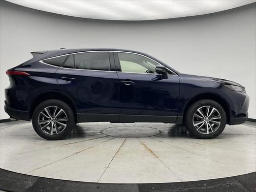 2022 Toyota Venza LE