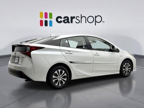 2022 Toyota Prius LE