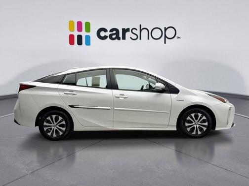 2022 Toyota Prius LE