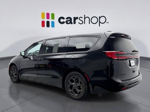 2022 Chrysler Pacifica Hybrid Limited