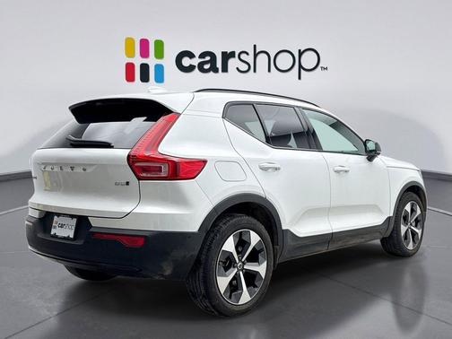 2025 Volvo XC40 B5 Plus Dark Theme