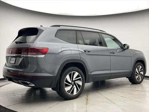 2024 Volkswagen Atlas 2.0T SE w/Technology 4MOTION