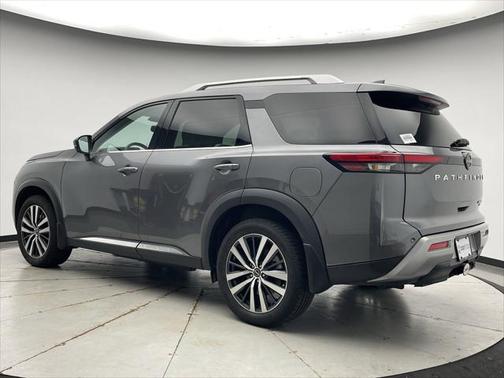 2022 Nissan Pathfinder Platinum 4WD