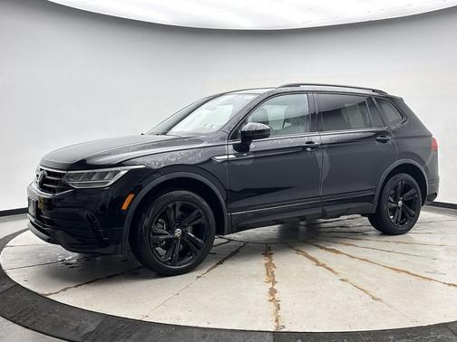 Deep Black 2024 Volkswagen Tiguan 2.0T SE R-Line Black 4MOTION