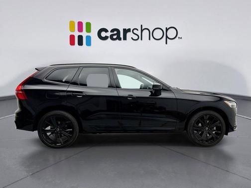 Onyx Black Metallic 2024 Volvo XC60 B5 Ultimate Black Edition