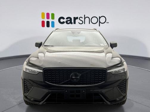 Onyx Black Metallic 2024 Volvo XC60 B5 Ultimate Black Edition