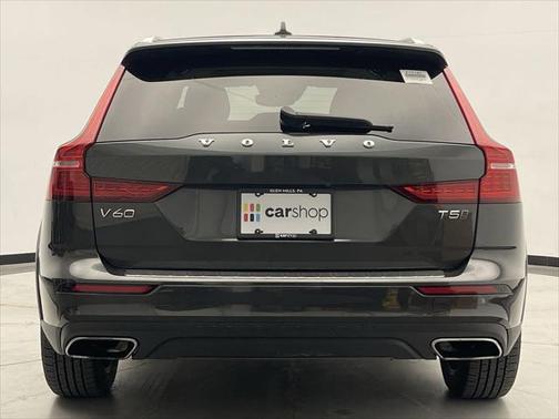 2022 Volvo V60 Cross Country T5