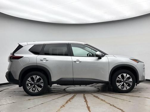 Brilliant Silver Metallic 2023 Nissan Rogue SV