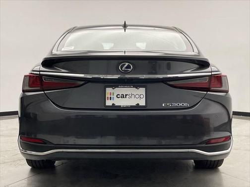 2022 Lexus ES 300h Luxury