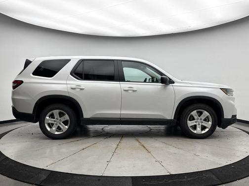 2023 Honda Pilot AWD LX