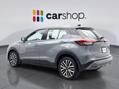 Gray Super Blac 2023 Nissan Kicks SV