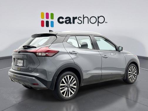 Gray Super Blac 2023 Nissan Kicks SV