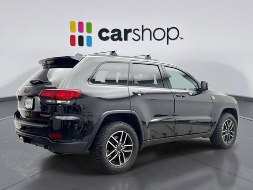 Diamond Black Crystal Pearlcoat 2019 Jeep Grand Cherokee Trailhawk