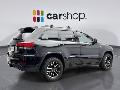 Diamond Black Crystal Pearlcoat 2019 Jeep Grand Cherokee Trailhawk
