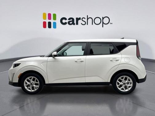 Snow White 2025 Kia Soul LX