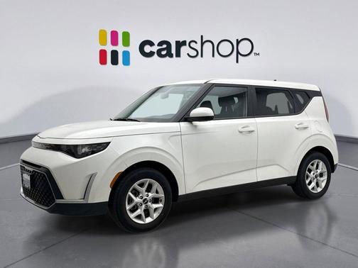 Snow White 2025 Kia Soul LX