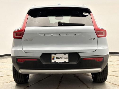Cloud Blue 2025 Volvo XC40 B5 Core Bright Theme
