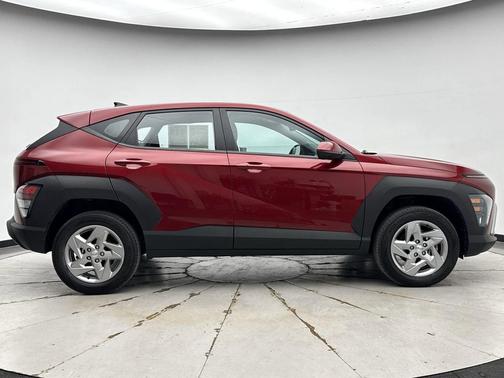 2024 Hyundai KONA SE