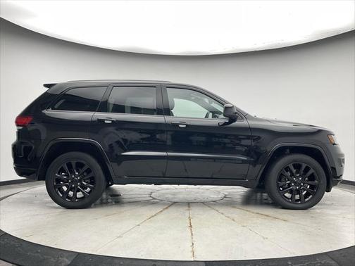 2022 Jeep Grand Cherokee Laredo