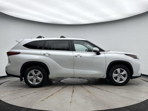 2023 Toyota Highlander Hybrid LE