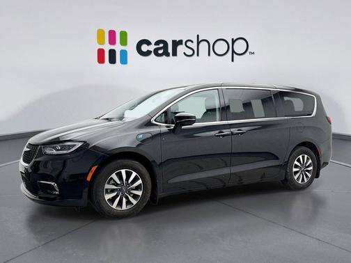 2022 Chrysler Pacifica Hybrid Touring L