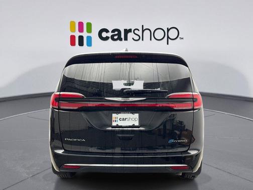 2022 Chrysler Pacifica Hybrid Touring L