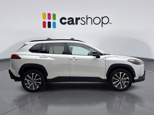 2025 Toyota Corolla Cross XLE
