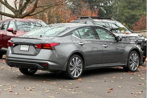 2025 Nissan Altima SL