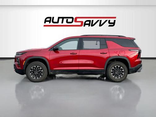 Radiant Red Tintcoat 2025 Chevrolet Traverse AWD Z71