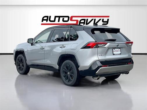 2024 Toyota RAV4 Hybrid SE