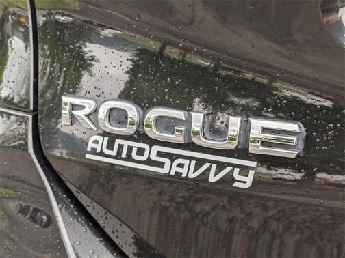 Photo 5 of 32 of 2018 Nissan Rogue SL