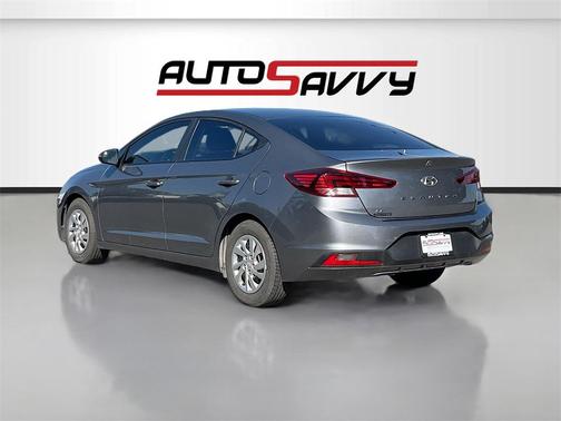 2019 Hyundai ELANTRA SE