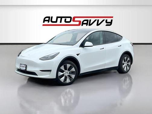 Pearl White Multi-Coat 2023 Tesla Model Y Long Range Dual Motor All-Wheel Drive