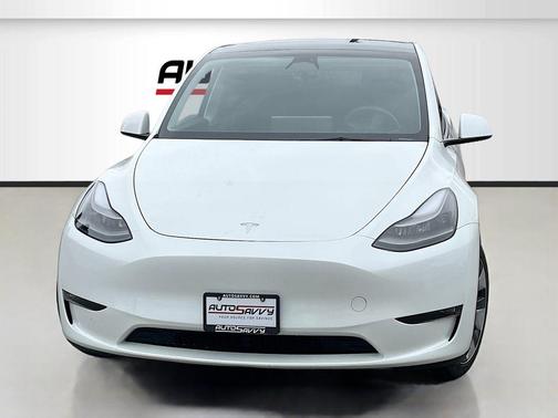 Pearl White Multi-Coat 2023 Tesla Model Y Long Range Dual Motor All-Wheel Drive